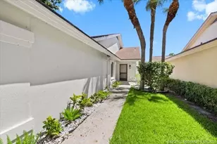 264 E River Park Dr, Jupiter, FL 33477 - Photo 2
