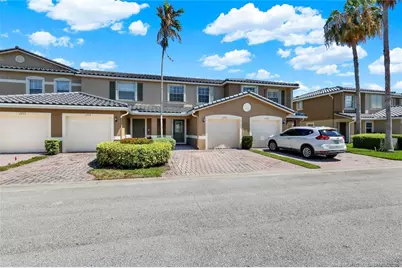 2977 SE Lexington Lakes Drive, Stuart, FL 34994 - Photo 2