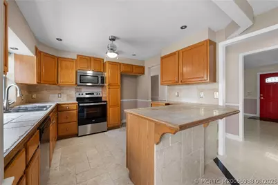 1670 SE Madison Street, Stuart, FL 34997 - Photo 10
