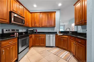 1560 SE Wilshire Pl, Stuart, FL 34994 - Photo 4