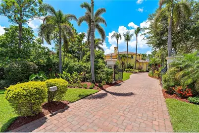 32 SW Wiregrass Court, Palm City, FL 34990 - Photo 2