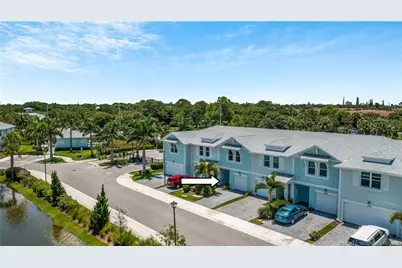 325 SE Halifax Lane, Stuart, FL 34994 - Photo 2