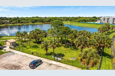 325 SE Halifax Lane, Stuart, FL 34994 - Photo 32
