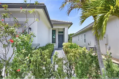 208 SE Via Tirso, Port Saint Lucie, FL 34952 - Photo 4
