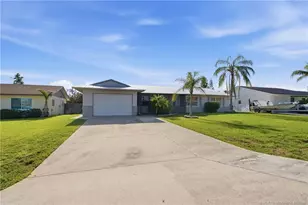 2509 NE 18th Ln, Jensen Beach, FL 34957 - Photo 2