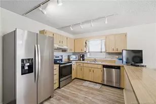 2509 NE 18th Ln, Jensen Beach, FL 34957 - Photo 8