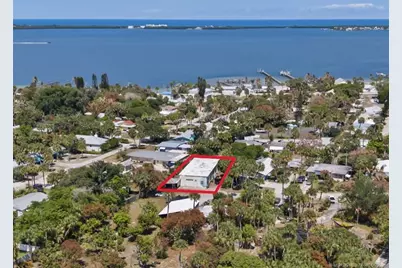 2653 NE Palm Avenue, Jensen Beach, FL 34957 - Photo 2