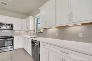 466 SE Vallarta Dr, Port Saint Lucie, FL 34984 - Photo 12