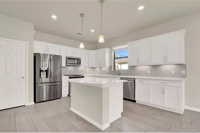 466 SE Vallarta Drive, Port Saint Lucie, FL 34984 - Photo 10