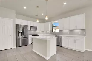 466 SE Vallarta Dr, Port Saint Lucie, FL 34984 - Photo 10