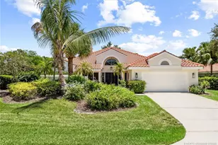 2001 NW Laurel Oak Ln, Palm City, FL 34990 - Photo 2