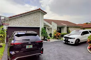 9780 NW 10th St, Plantation, FL 33322 - Photo 2