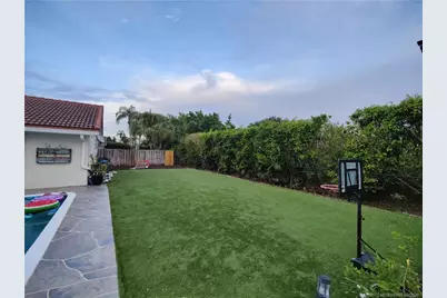 9780 NW 10th Street, Plantation, FL 33322 - Photo 10
