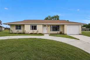 1862 SE Rainier Rd, Port Saint Lucie, FL 34952 - Photo 1