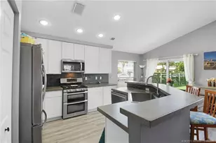 1015 SE Westminster Pl, Stuart, FL 34997 - Photo 16