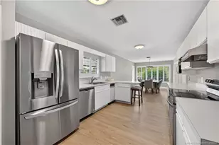 2120 NW Greenbriar Ln, Palm City, FL 34990 - Photo 18