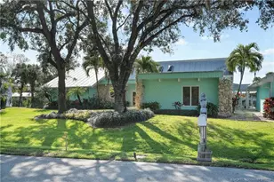 220 SW Willow Lake Trail, Stuart, FL 34997 - Photo 4
