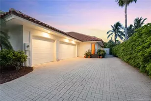 6841 SE Harbor Cir, Hutchinson Island, FL 34996 - Photo 8