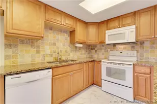3836 SE Jefferson St, Stuart, FL 34997 - Photo 4