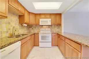 3836 SE Jefferson St, Stuart, FL 34997 - Photo 2