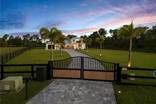 10190 SW Hemingway Ter, Palm City, FL 34990 - Photo 2
