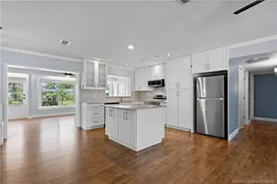 864 SE Degan Dr, Port Saint Lucie, FL 34983 - Photo 14