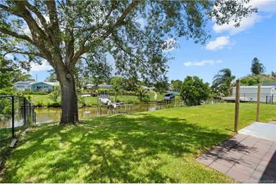864 SE Degan Drive, Port Saint Lucie, FL 34983 - Photo 40