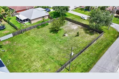 1361 SW Edinburgh Drive, Port Saint Lucie, FL 34953 - Photo 4