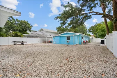 657 SW Cleveland Avenue, Stuart, FL 34994 - Photo 2