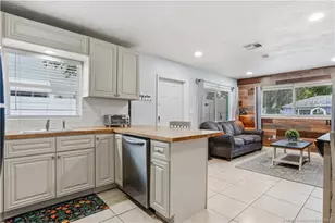 657 SW Cleveland Ave, Stuart, FL 34994 - Photo 16