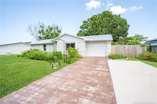 537 NW Sagamore Terrace, Port Saint Lucie, FL 34983 - Photo 2