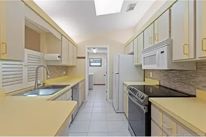 537 NW Sagamore Terrace, Port Saint Lucie, FL 34983 - Photo 10