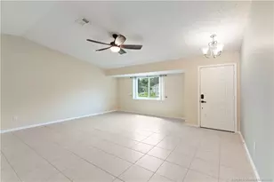 537 NW Sagamore Terrace, Port Saint Lucie, FL 34983 - Photo 4