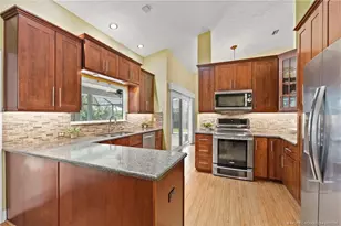 530 SE Woods Edge Trail, Stuart, FL 34997 - Photo 6