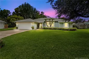 530 SE Woods Edge Trail, Stuart, FL 34997 - Photo 2