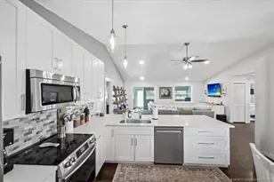 6703 SE Raintree Ave, Stuart, FL 34997 - Photo 8