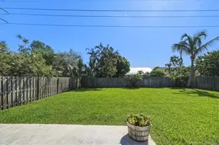 6703 SE Raintree Ave, Stuart, FL 34997 - Photo 28