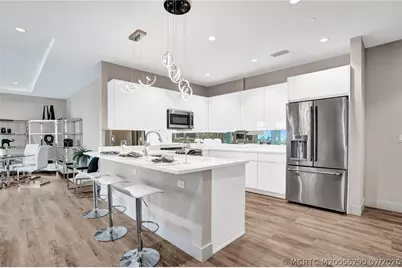 41 Seminole SW Street #310, Stuart, FL 34994 - Photo 8