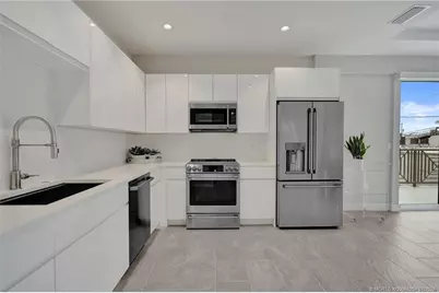 41 Seminole SW Street Apt #209, Stuart, FL 34994 - Photo 16