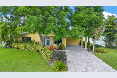 908 SE Krueger Parkway, Stuart, FL 34996 - Photo 2