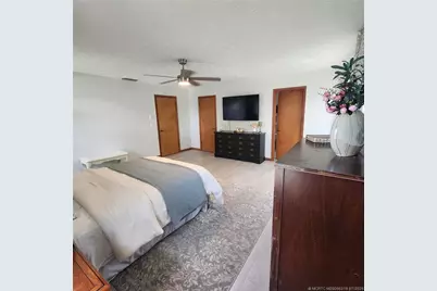 6101 Palmetto Drive, Fort Pierce, FL 34982 - Photo 4