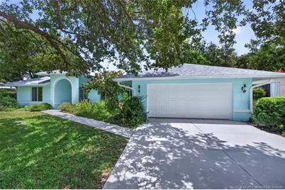 204 NE Elm Terrace, Jensen Beach, FL 34957 - Photo 2