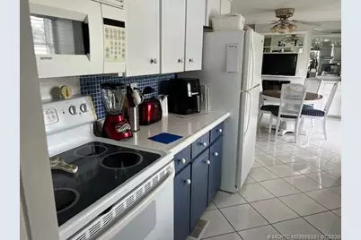 6387 Elm Lane, Lantana, FL 33462 - Photo 12