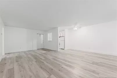 660 SW Bryant Avenue #10, Stuart, FL 34994 - Photo 2