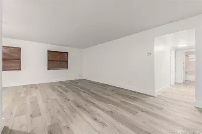 660 SW Bryant Avenue #10, Stuart, FL 34994 - Photo 4