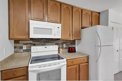3303 SE Sandpiper Circle, Port Saint Lucie, FL 34952 - Photo 6