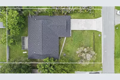 822 SE Cavern Avenue, Port Saint Lucie, FL 34983 - Photo 2