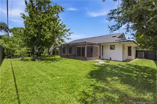 822 SE Cavern Ave, Port Saint Lucie, FL 34983 - Photo 22