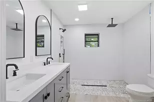 822 SE Cavern Ave, Port Saint Lucie, FL 34983 - Photo 16