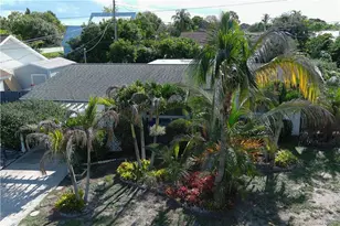 8695 SE Janice Dr, Hobe Sound, FL 33455 - Photo 24